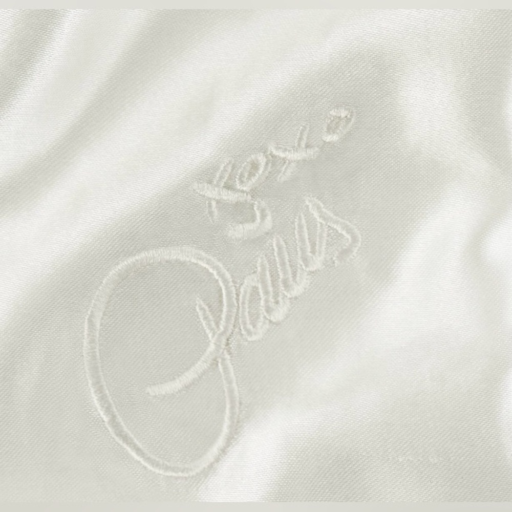 Paris Hilton Satin Pillowcase Pair ~ Color: Cloud Dancer * NIB - Picture 2 of 10